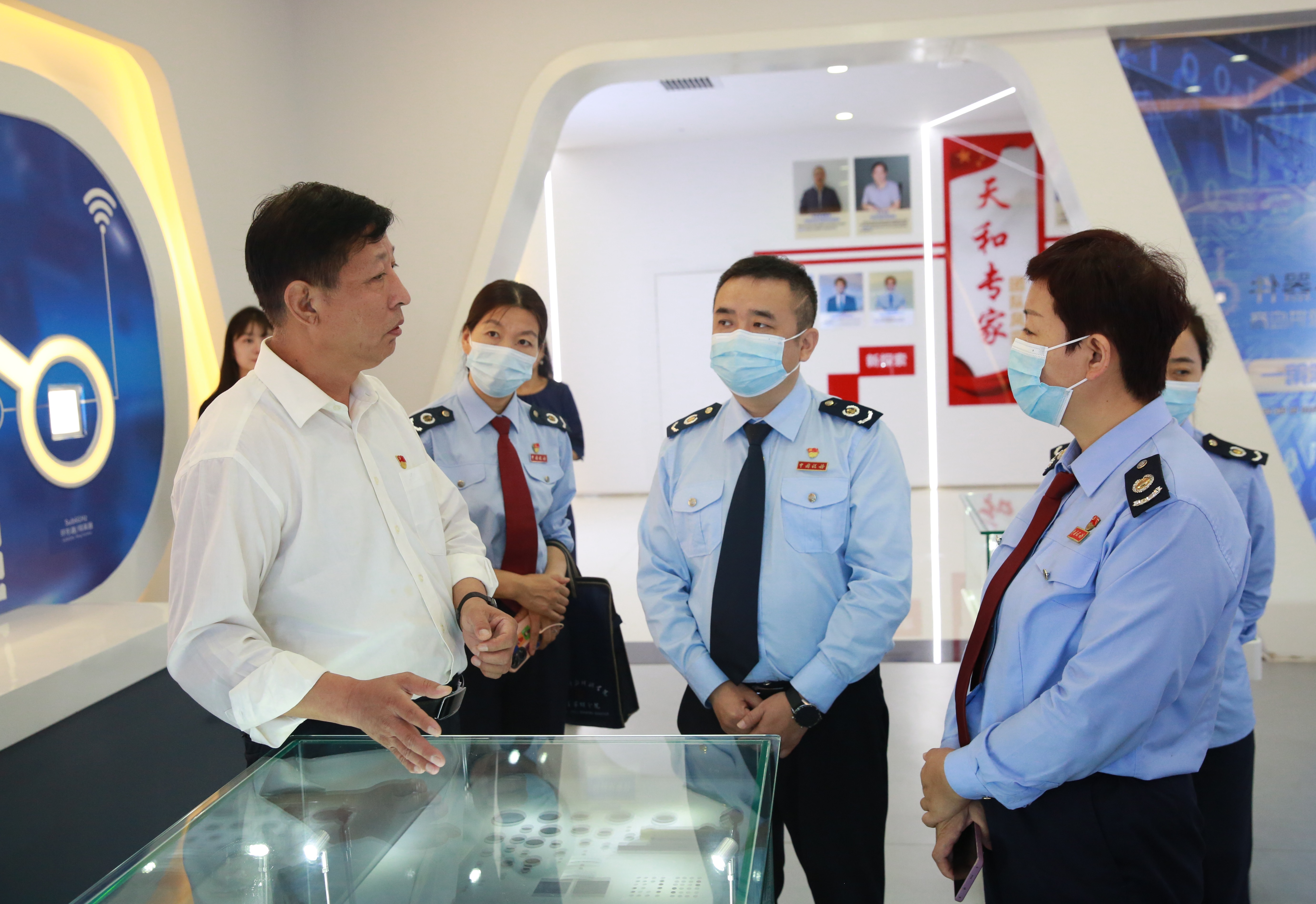 高新区税务局与我司开展“税企双联双建双促”实践运动_众赢国际版
