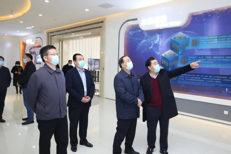 坚持“两手抓” 争取“双胜利”丨陕西省委常委、省委统战部部长姜锋深入众赢国际版防务调研疫情防控和复工复产情形_众赢国际版