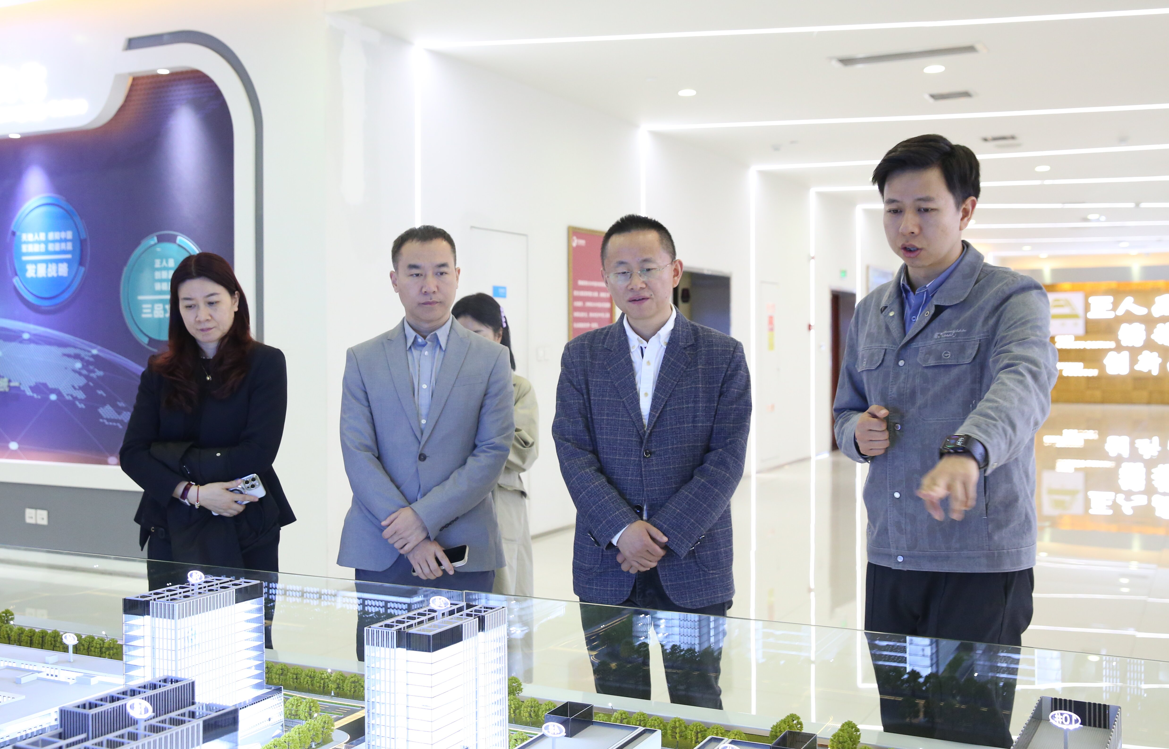 北京凯联资源集团一行来我司旅行交流_众赢国际版