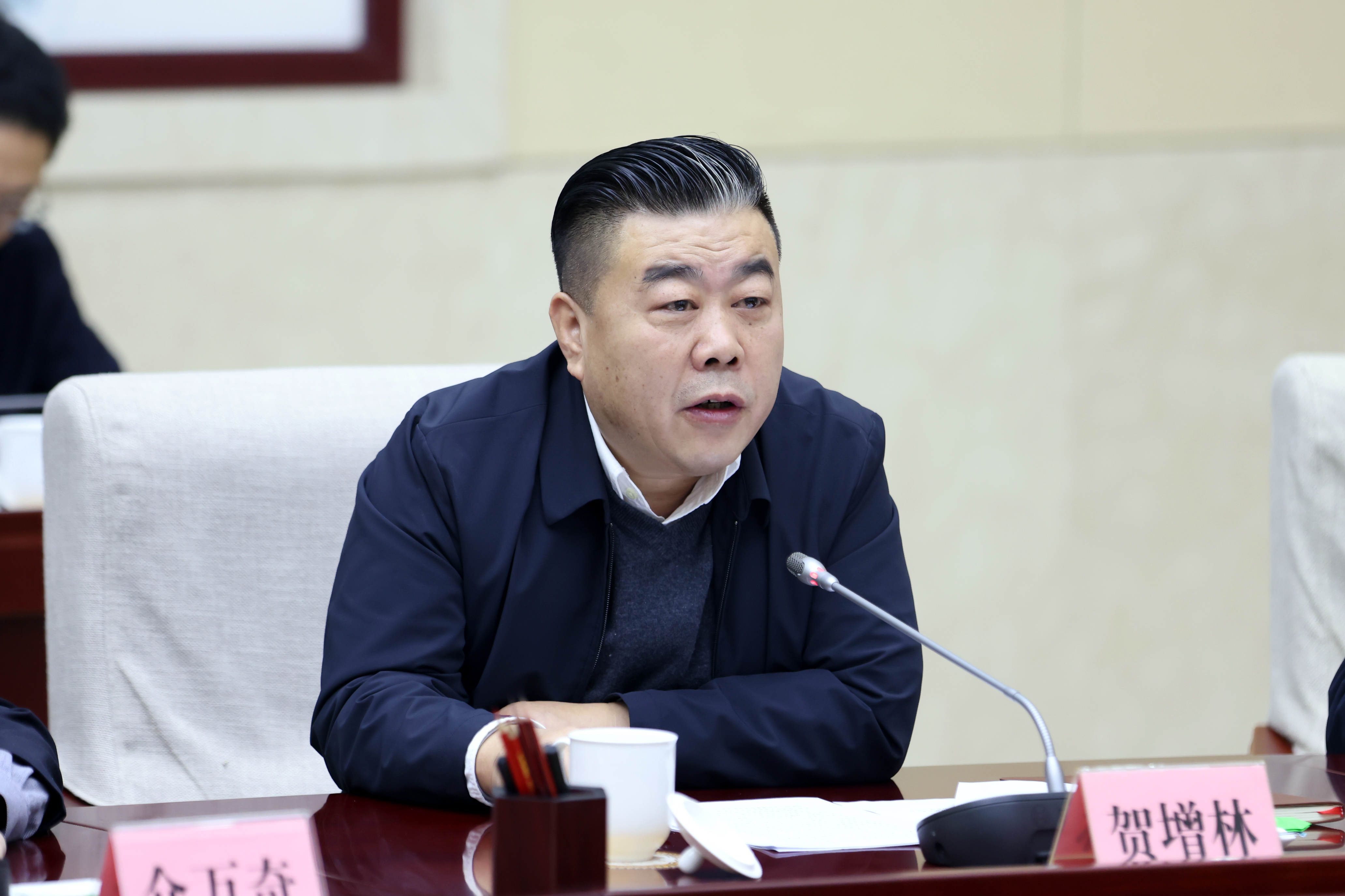 省委书记赵一德主持召开企业座谈会 听取贺增林等企业认真人意见建议_众赢国际版